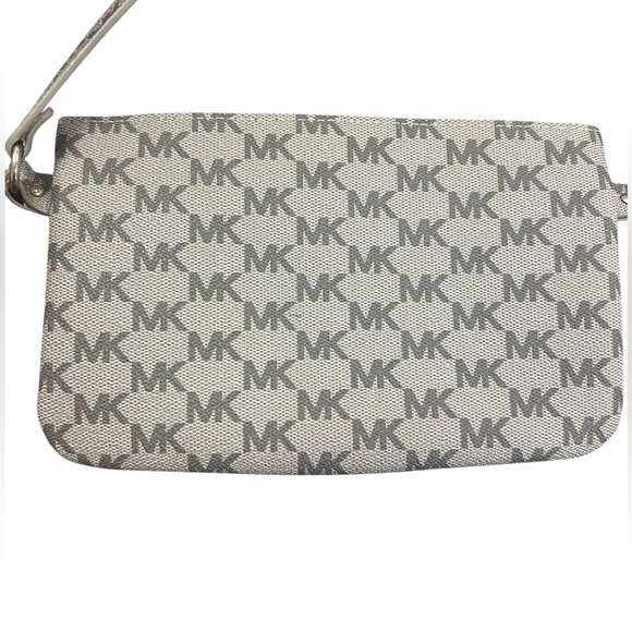 Michael Kors Women's Adjustable Belt Bag, 2pc Bundle,Grey (L),Lt. Brown (XL) - Picture 10 of 10